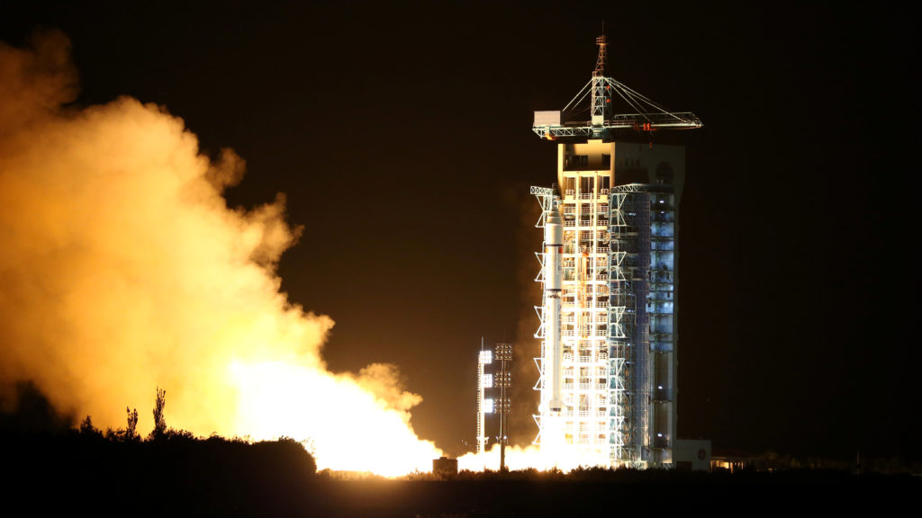 chinese-quantum-satellite-rocket